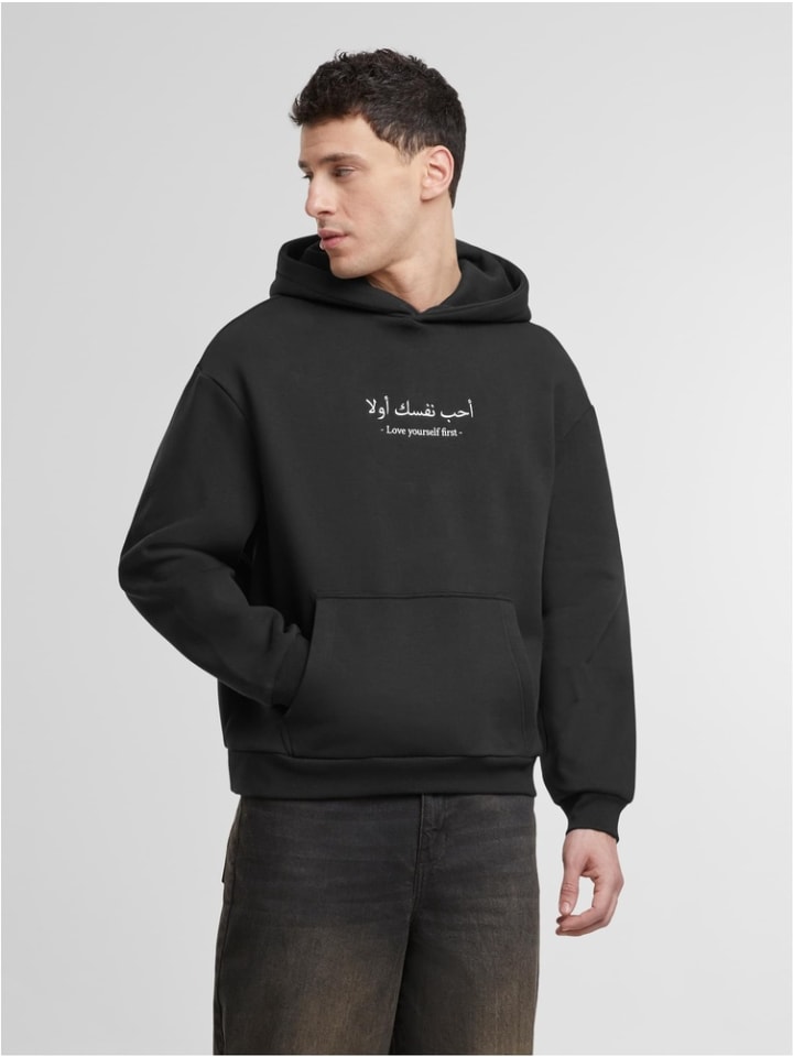 Толстовка черного цвета Mister Tee
Толстовка черного цвета Mister Tee