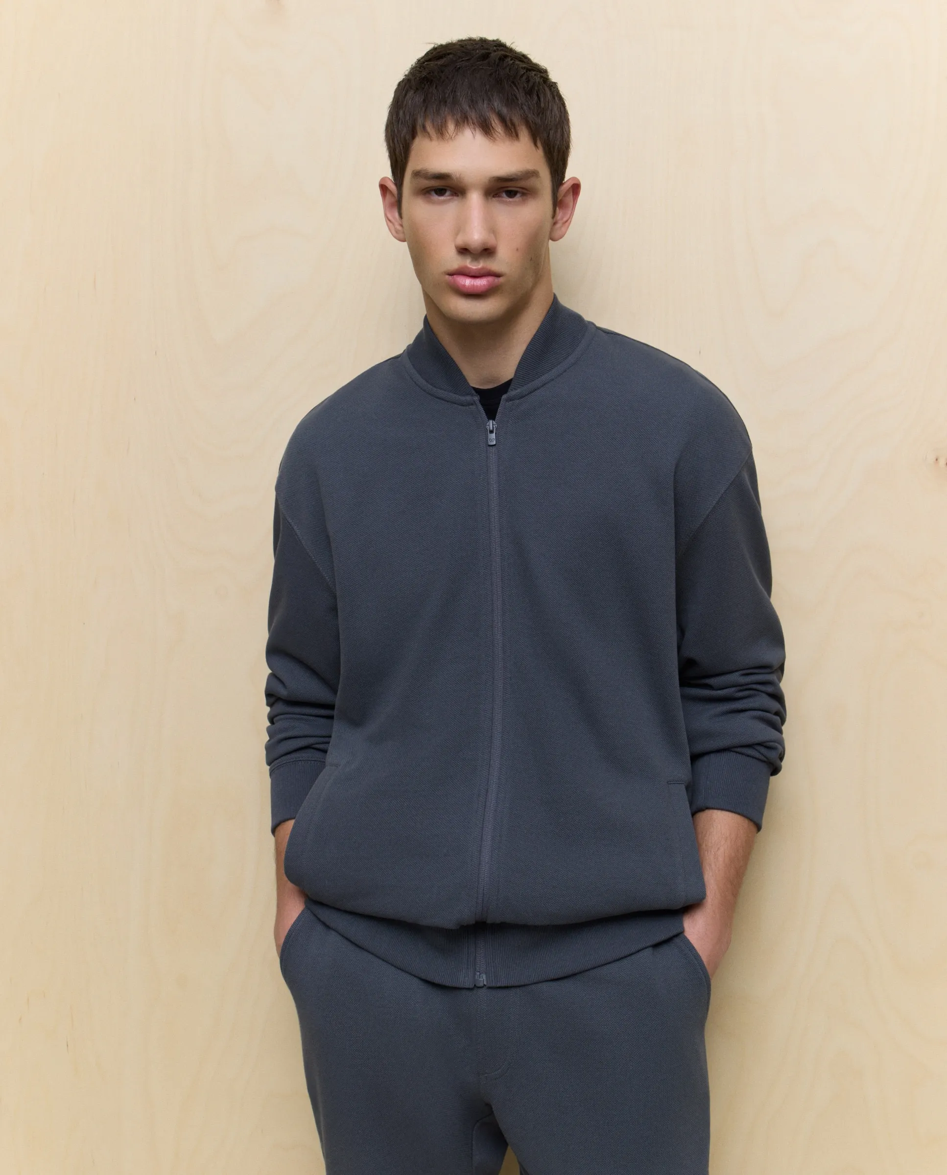 Мужская толстовка-бомбер Easy Wear, антрацитовый
Мужская толстовка-бомбер Easy Wear, антрацитовый