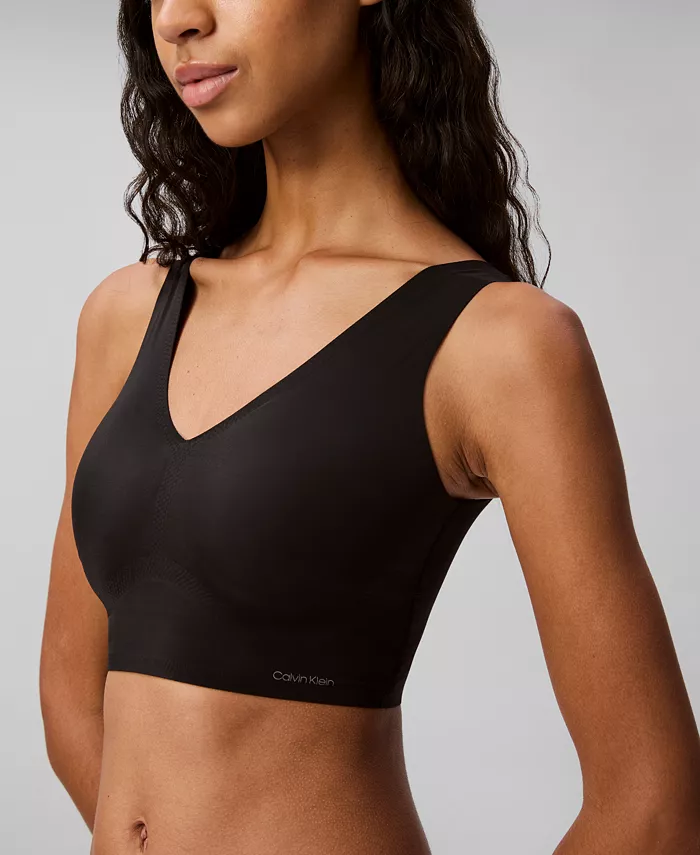 Невидимый комфортный бралетт с V-образным вырезом QF4708 Calvin Klein, черный
Невидимый комфортный бралетт с V-образным вырезом QF4708 Calvin Klein, черный