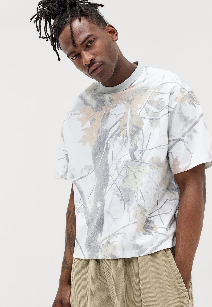 Футболка BDG Urban Outfitters CAMO TEE UNISEX, White/Multi-Coloured, Белый, Футболка BDG Urban Outfitters CAMO TEE UNISEX, White/Multi-Coloured
Футболка BDG Urban Outfitters CAMO TEE UNISEX, White/Multi-Coloured, Белый, Футболка BDG Urban Outfitters CAMO TEE UNISEX, White/Multi-Coloured
