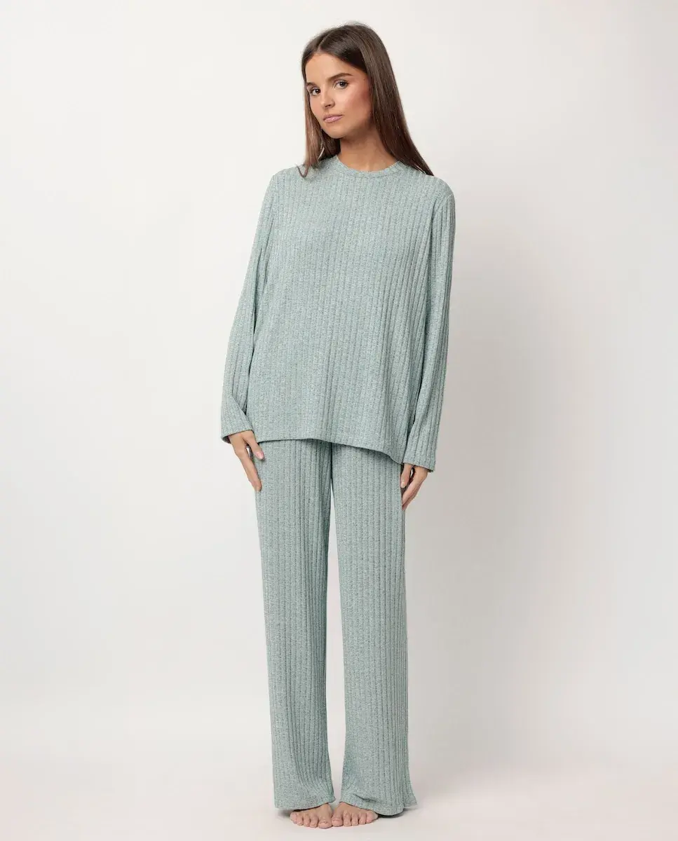 Женская пижама с длинными штанинами из вязаного трикотажа Admas, бирюзовый
Женская пижама с длинными штанинами из вязаного трикотажа Admas, бирюзовый