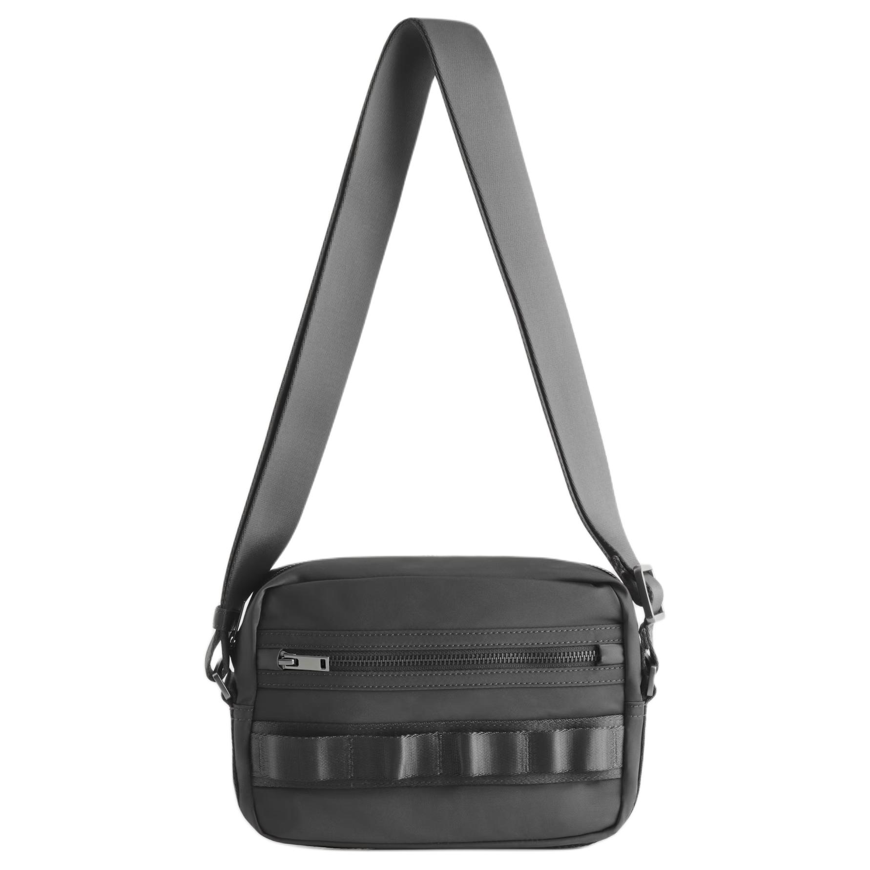 COS Нейлоновая поясная сумка мужская серая, Gray
COS Нейлоновая поясная сумка мужская серая, Gray