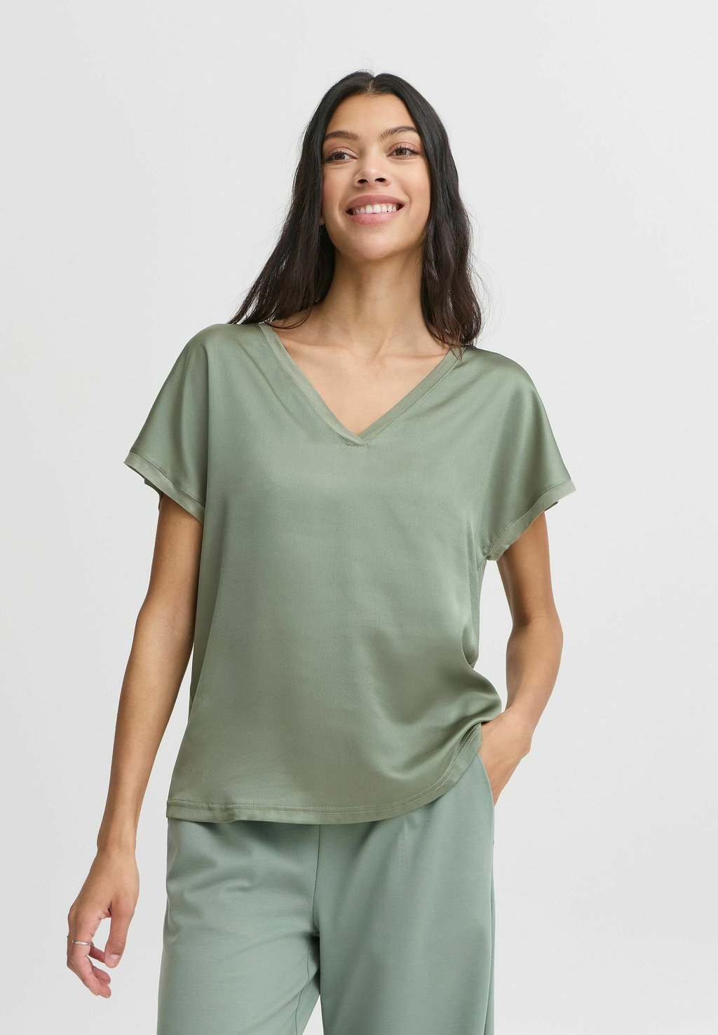 Базовая футболка b.young, зеленый
Базовая футболка b.young, зеленый