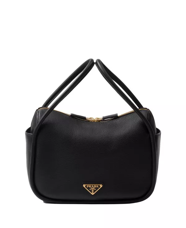 Прекрасная кожаная сумочка Prada, черный
Прекрасная кожаная сумочка Prada, черный