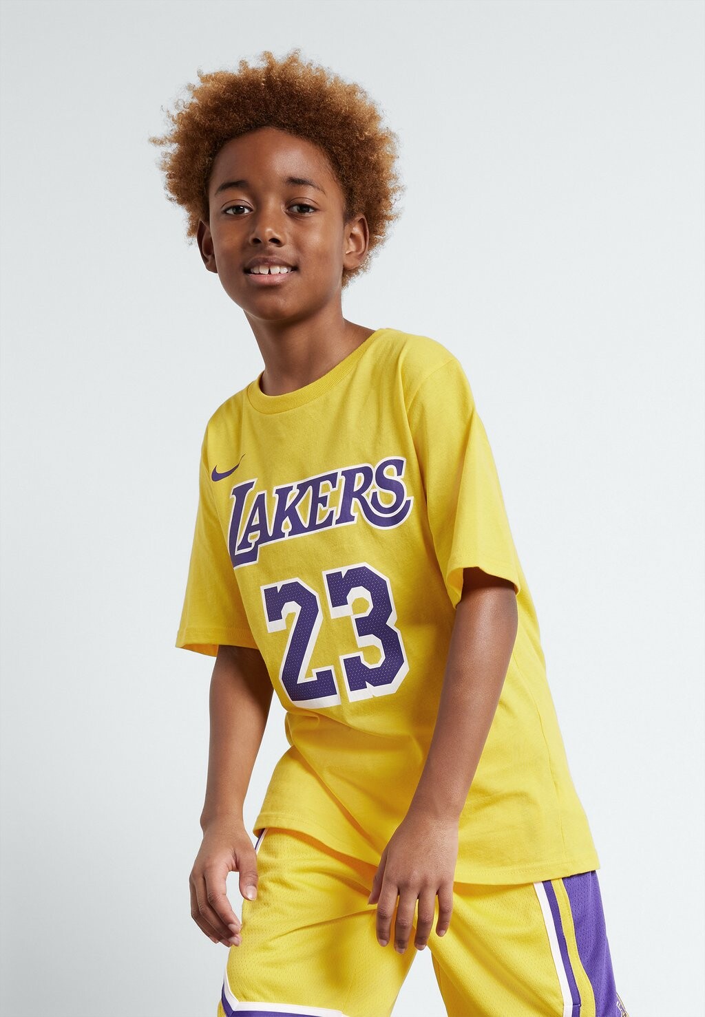 Футболка с принтом NBA LOS ANGELES LAKERS LEBRON JAMES BOYS ICON TEE Nike, цвет amarillo
Футболка с принтом NBA LOS ANGELES LAKERS LEBRON JAMES BOYS ICON TEE Nike, цвет amarillo