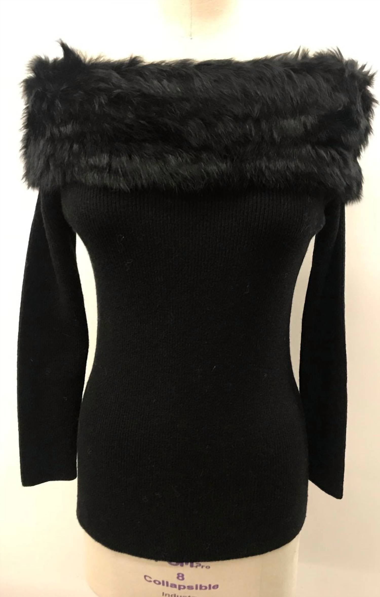 Женский свитер Niall черного цвета LOVE TOKEN
Женский свитер Niall черного цвета LOVE TOKEN