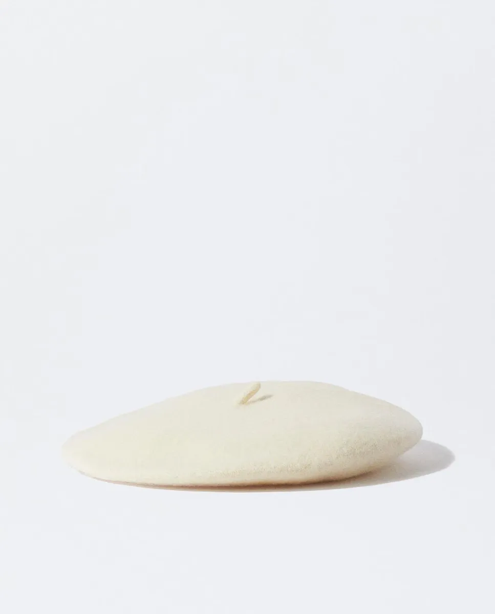 Женский шерстяной берет с проститутой строчкой Parfois, белый
Женский шерстяной берет с проститутой строчкой Parfois, белый