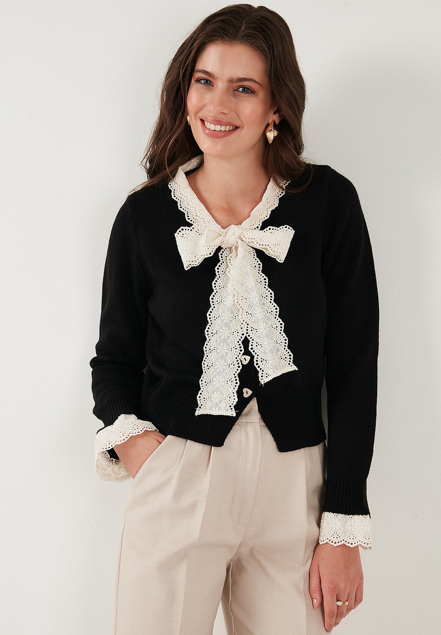 Кардиган LELA REGULAR FIT, Black
Кардиган LELA REGULAR FIT, Black