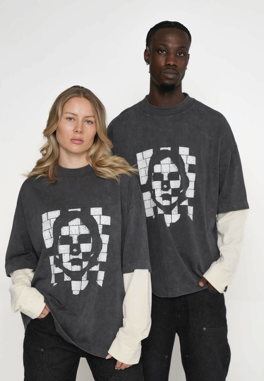 Топ Multiply Apparel OVERSIZE RAGLAN LONGSLEEVE VISAGE, Cloud Cream/Grey
Топ Multiply Apparel OVERSIZE RAGLAN LONGSLEEVE VISAGE, Cloud Cream/Grey