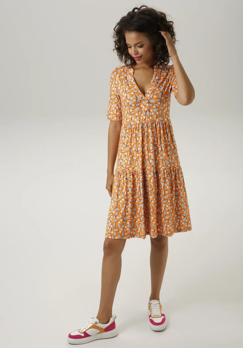 Летнее платье Aniston CASUAL с экстравагантным графическим принтом, синий
Летнее платье Aniston CASUAL с экстравагантным графическим принтом, синий