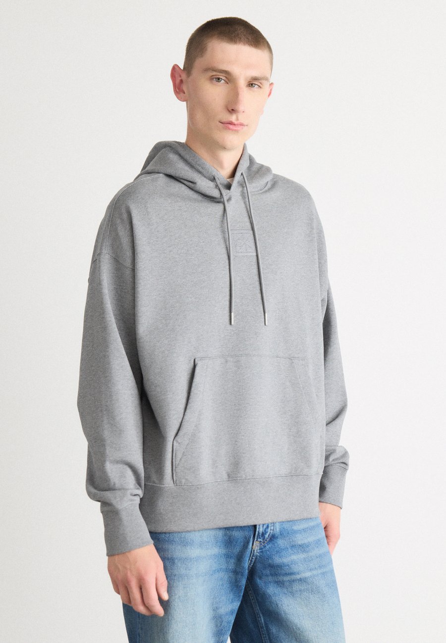 Худи Calvin Klein EMBLEM , Medium Grey Heather/Grey
Худи Calvin Klein EMBLEM , Medium Grey Heather/Grey