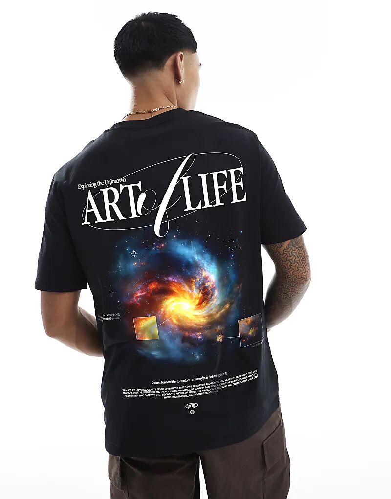 Футболка неизвестного цвета с принтом в черном цвете
Футболка неизвестного цвета с принтом в черном цвете