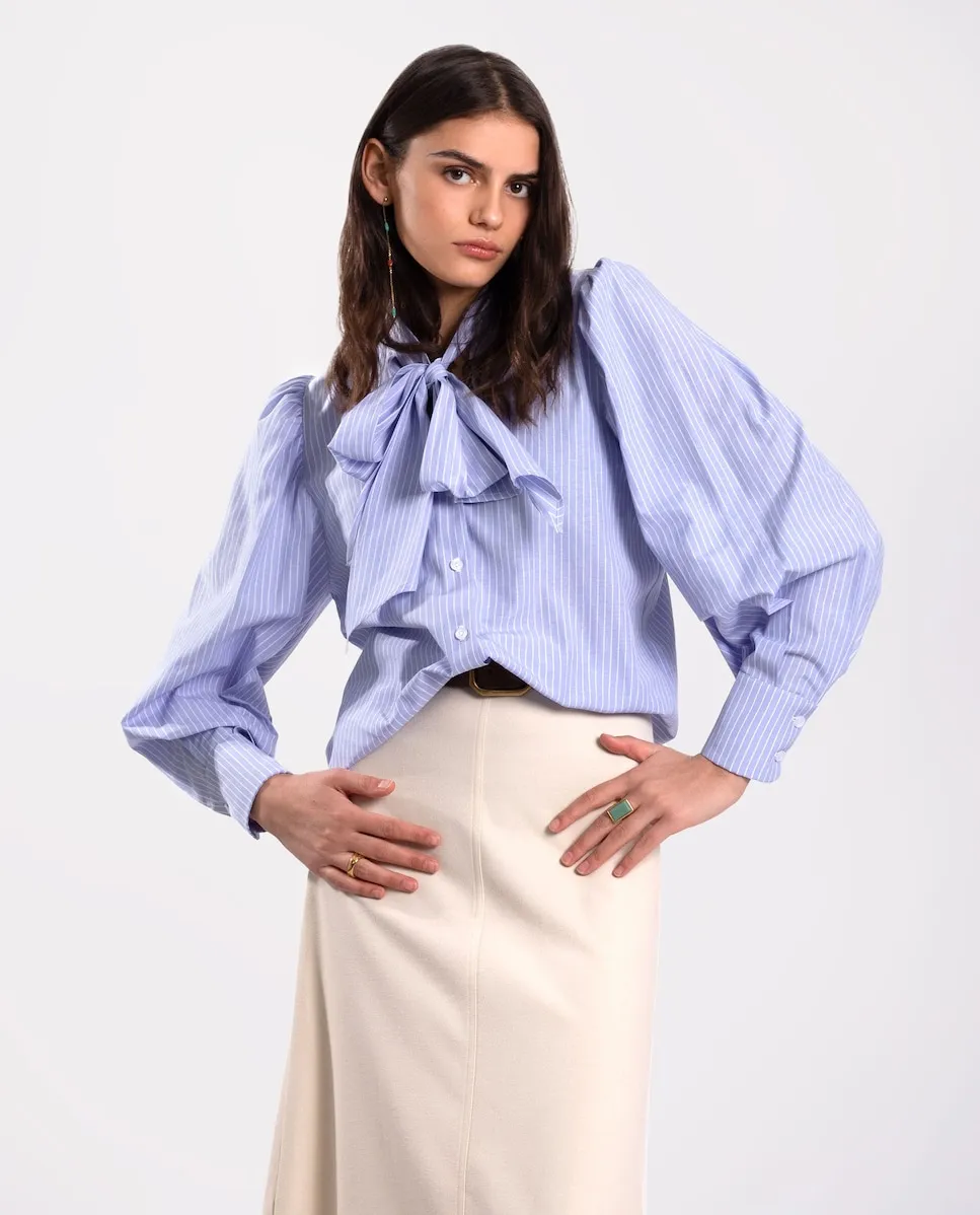 Женская рубашка с бантом на шее и рукавами-фонариками The-Are, белый
Женская рубашка с бантом на шее и рукавами-фонариками The-Are, белый