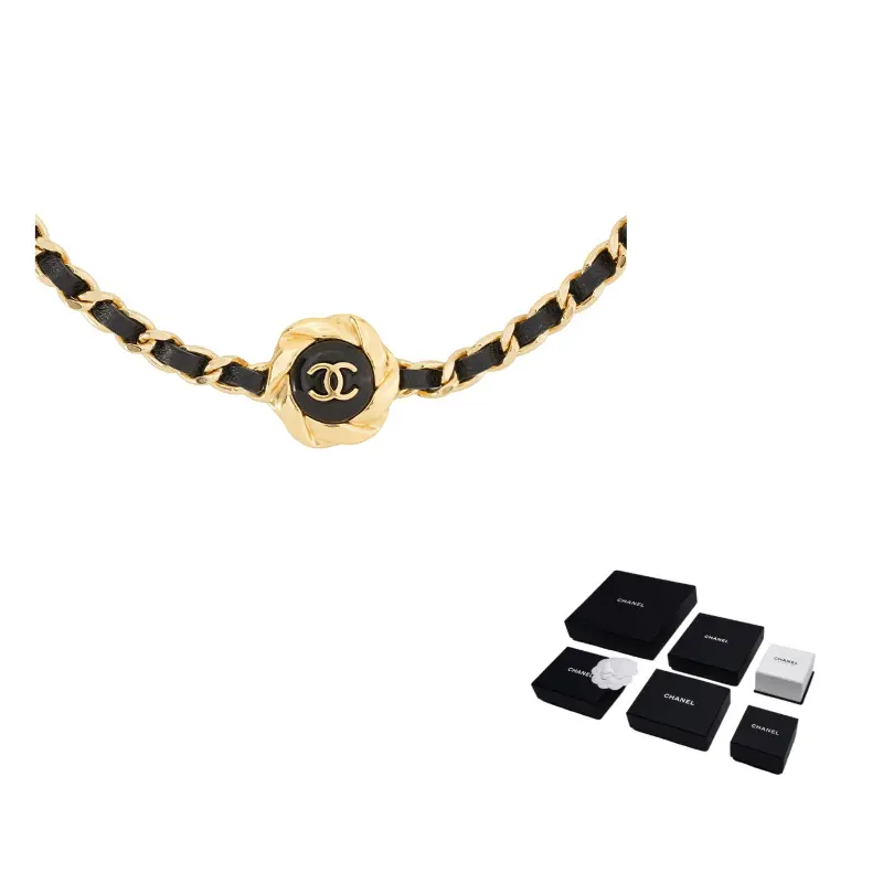 CHANEL Металлическое колье женское черное
CHANEL Металлическое колье женское черное