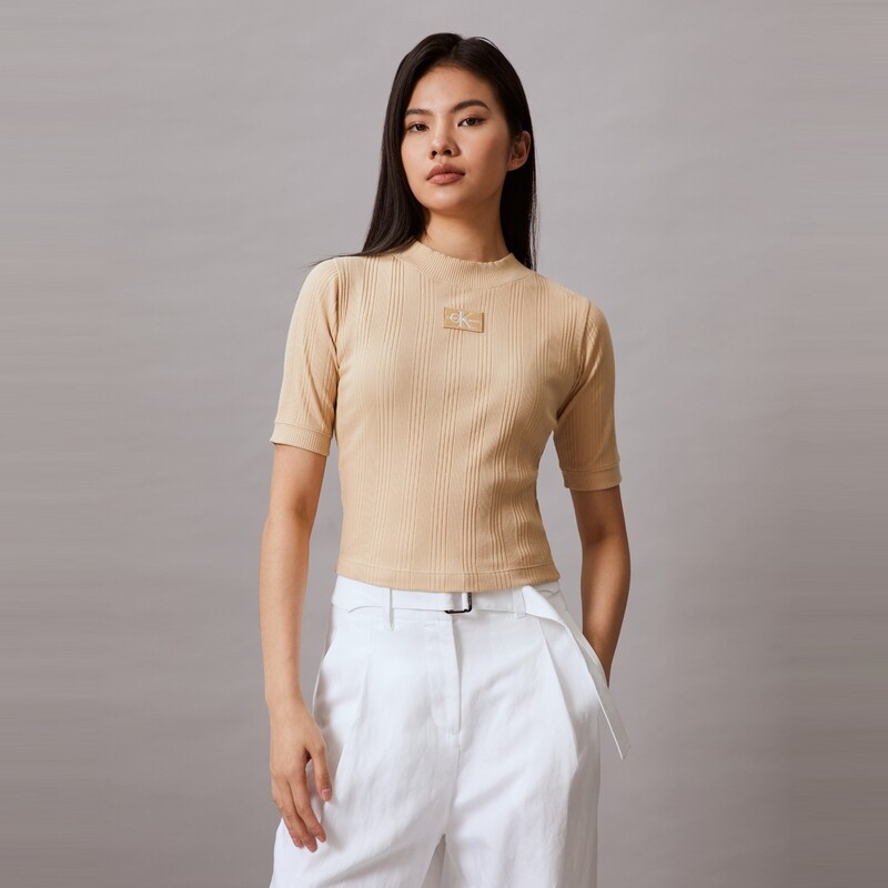 Футболка женская Calvin Klein Jeans с логотипом Hot Girl на правом плече, желтый
Футболка женская Calvin Klein Jeans с логотипом Hot Girl на правом плече, желтый