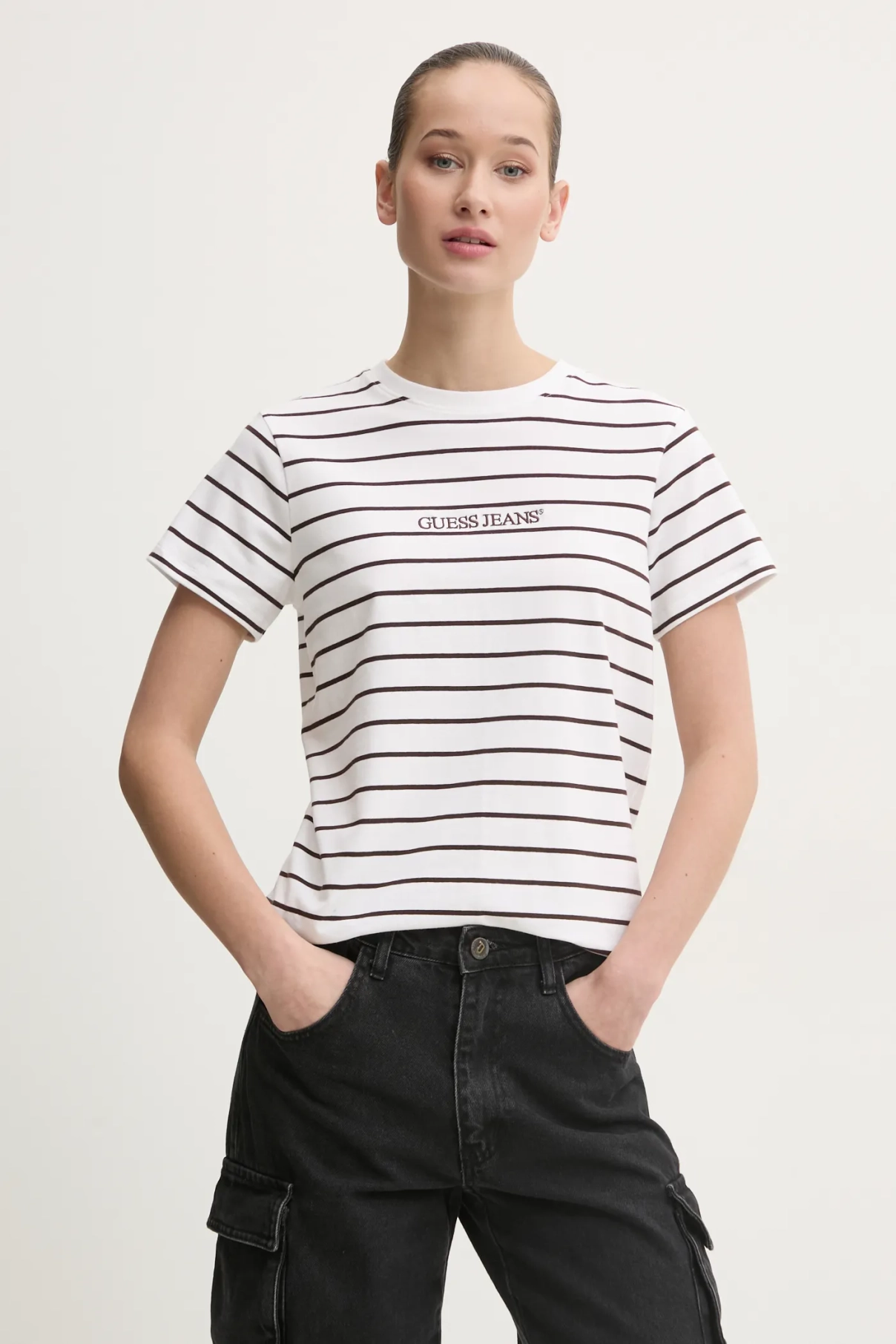 Футболка Guess Jeans, белый
Футболка Guess Jeans, белый