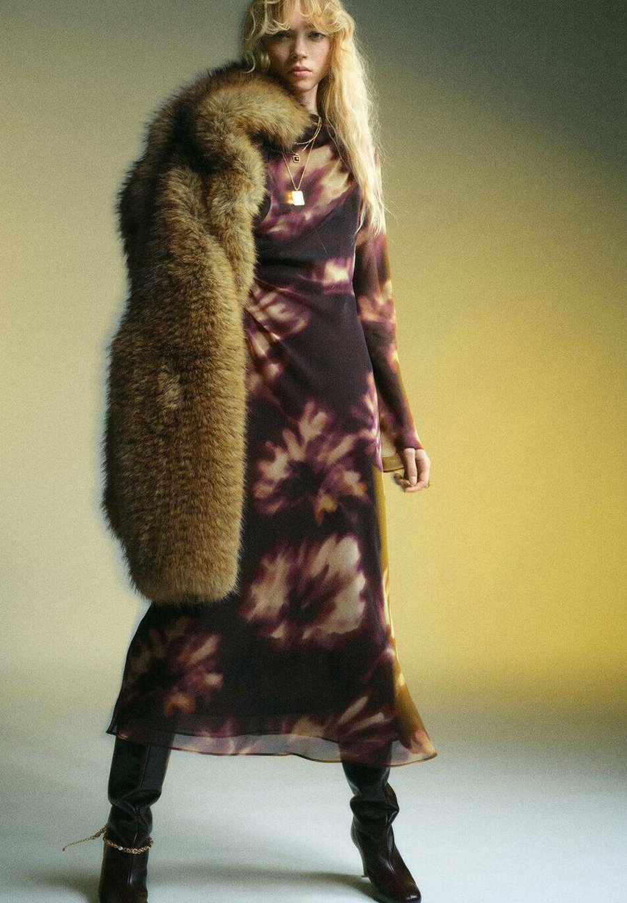 Платье Mango Day dress, Bordeaux
Платье Mango Day dress, Bordeaux