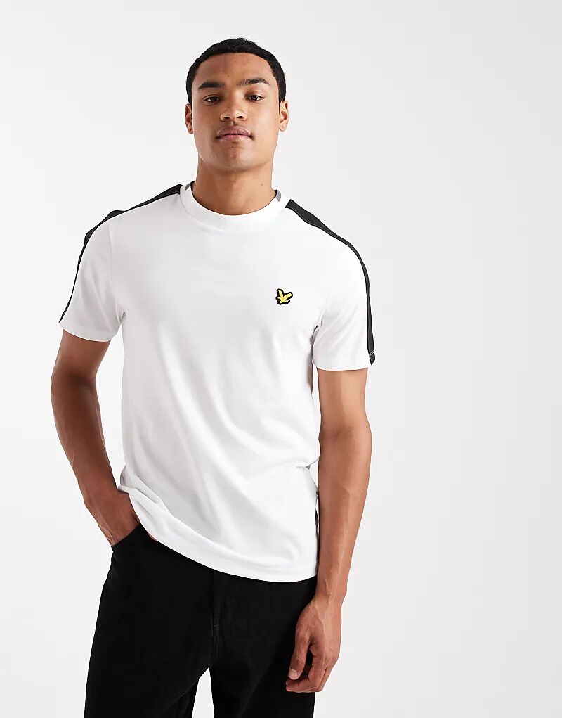 Футболка с лентой Lyle & Scott белого цвета
Футболка с лентой Lyle & Scott белого цвета