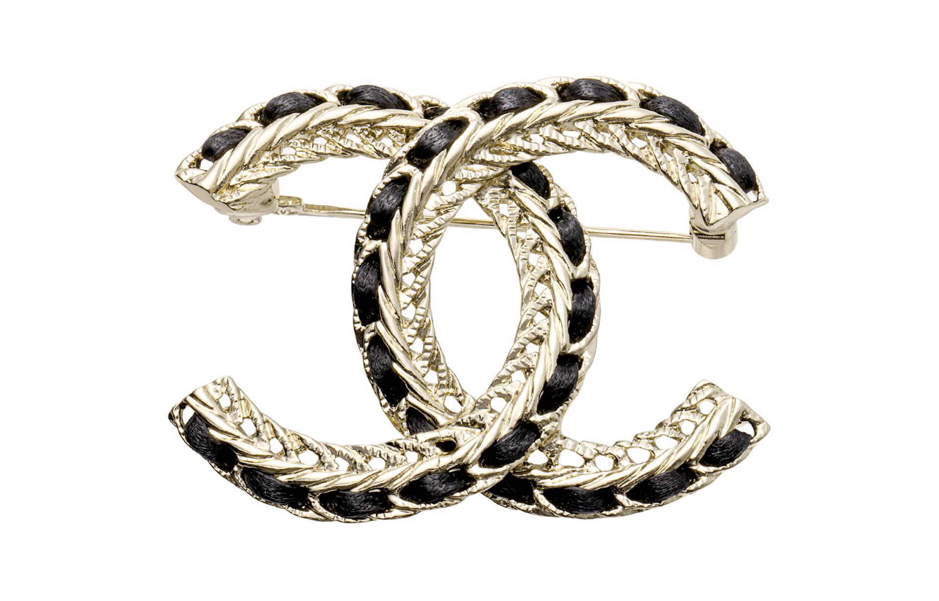 CHANEL Брошь женская черная с золотом
CHANEL Брошь женская черная с золотом