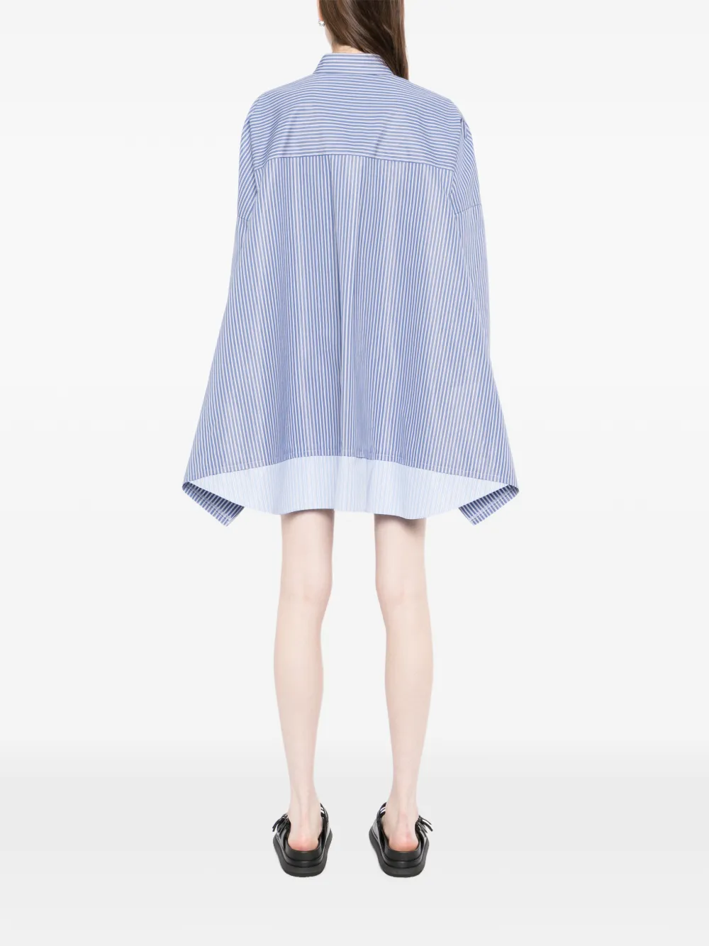 Платье-рубашка в полоску Sacai, синий
Платье-рубашка в полоску Sacai, синий