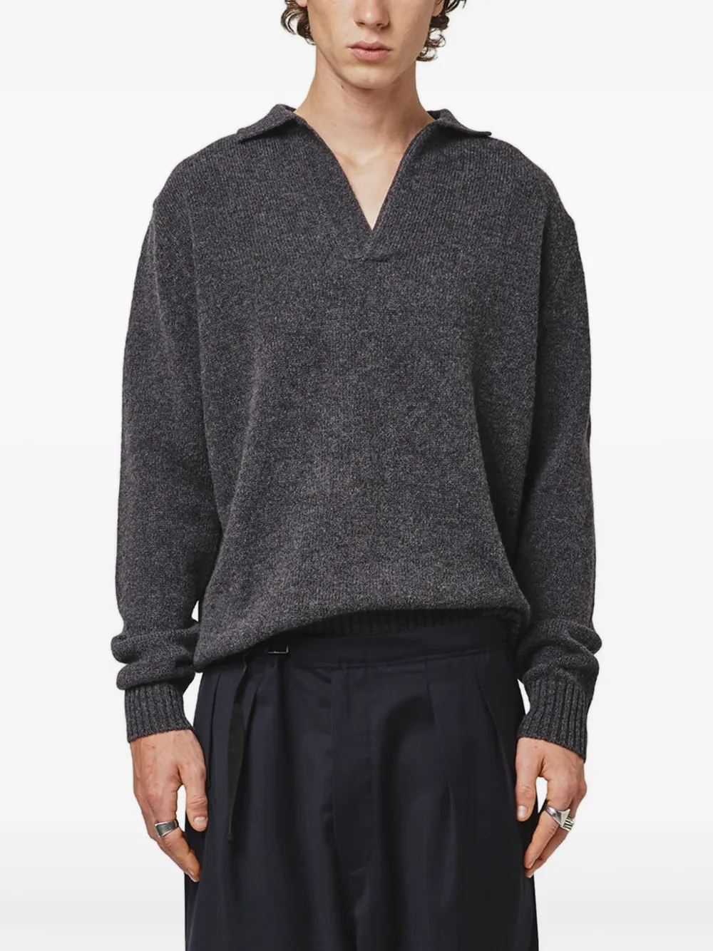 Трикотажный свитер с воротником поло SEVEN GAUGE, серый
Трикотажный свитер с воротником поло SEVEN GAUGE, серый