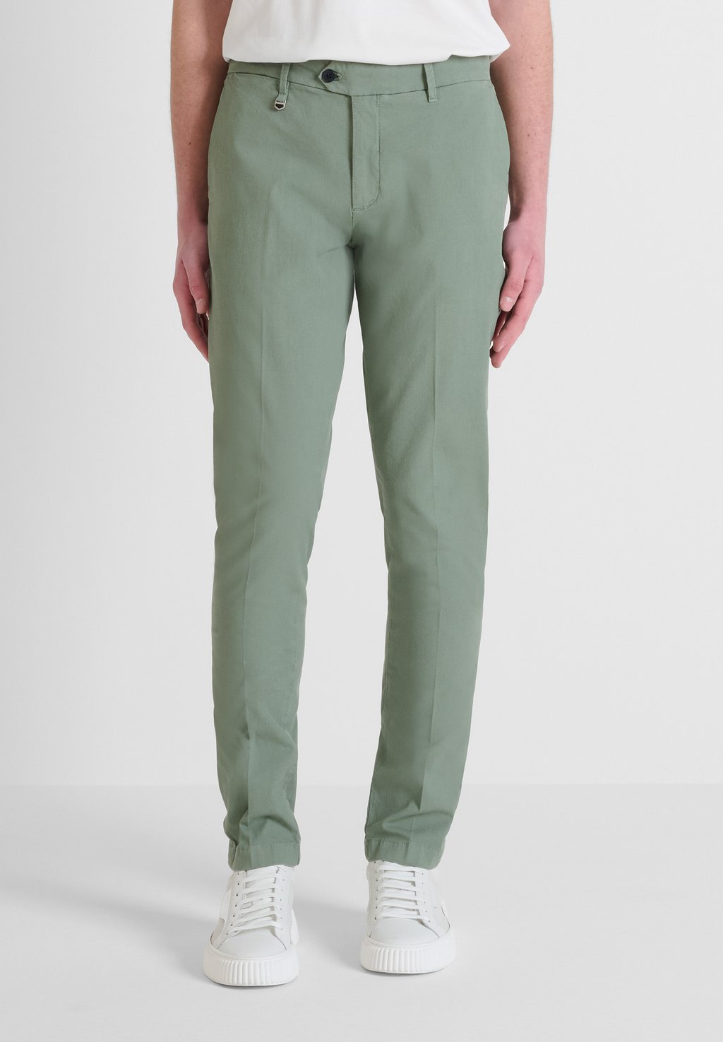 Чиносы BRYAN IN GARMENT DYE STRETCH DOBBY Antony Morato, зеленый
Чиносы BRYAN IN GARMENT DYE STRETCH DOBBY Antony Morato, зеленый