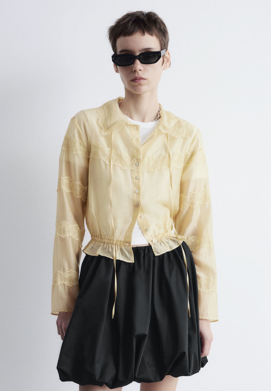 Блуза & other stories LONG-SLEEVE , Light Yellow
Блуза & other stories LONG-SLEEVE , Light Yellow