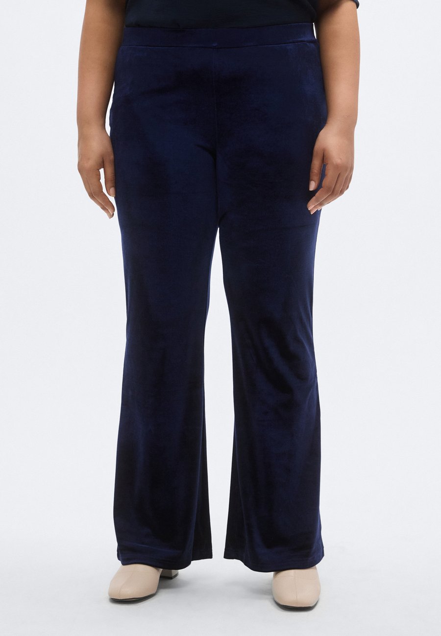 Брюки ONLY Carmakoma CARDAIZA FLARED, Night Sky/Dark Blue
Брюки ONLY Carmakoma CARDAIZA FLARED, Night Sky/Dark Blue