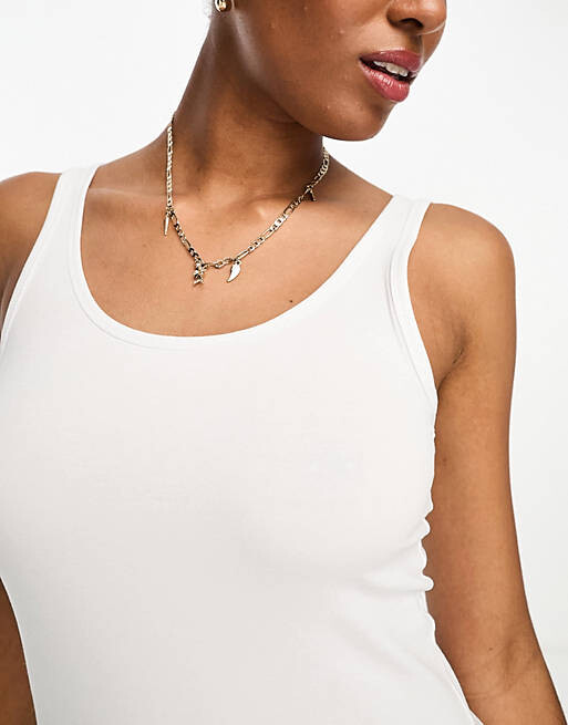 Белый топ-жилет JDY
Белый топ-жилет JDY