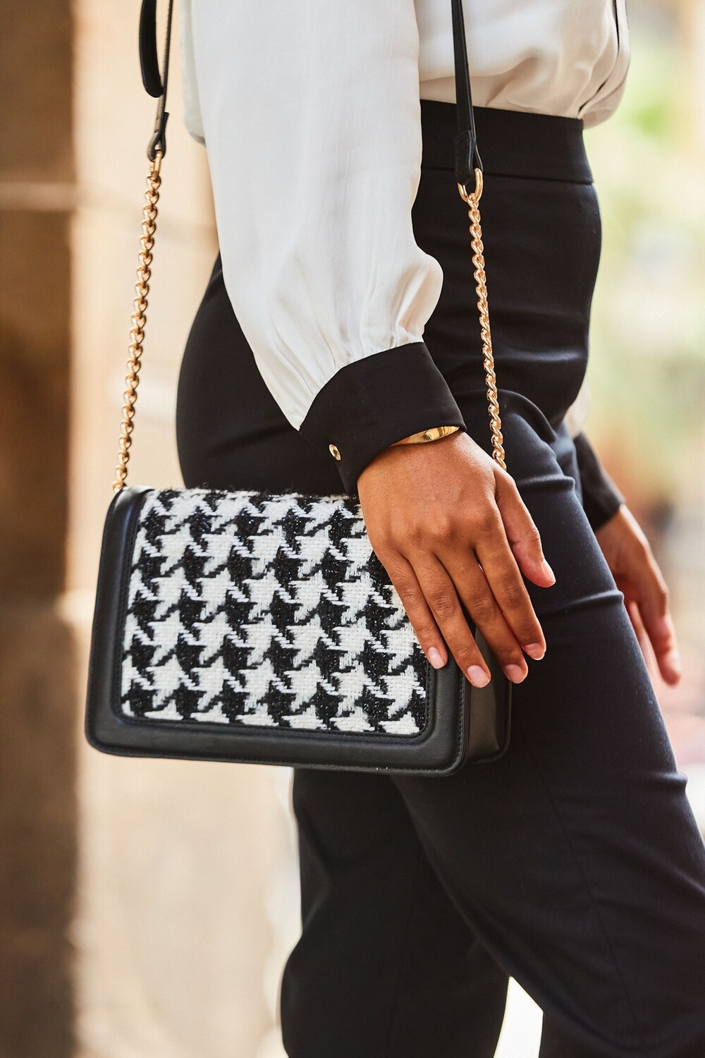 Сумка на длинном ремне и цепочке Sosandar, черный
Сумка на длинном ремне и цепочке Sosandar, черный