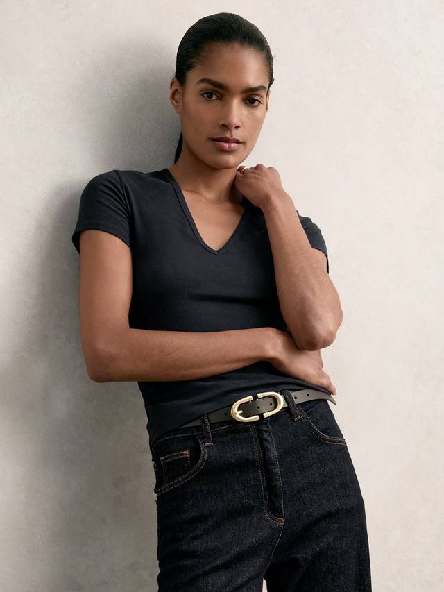 Футболка Leia с V-образным вырезом Reiss, Navy
Футболка Leia с V-образным вырезом Reiss, Navy