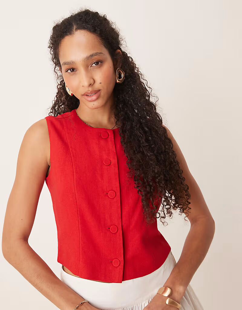 Льняной укороченный топ Abercrombie & Fitch красного цвета с высоким воротом
Льняной укороченный топ Abercrombie & Fitch красного цвета с высоким воротом