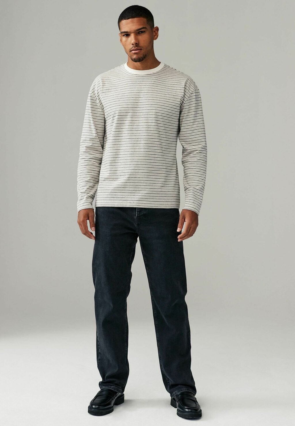 Топ с длинными рукавами HEAVYWEIGHT Next, белый
Топ с длинными рукавами HEAVYWEIGHT Next, белый