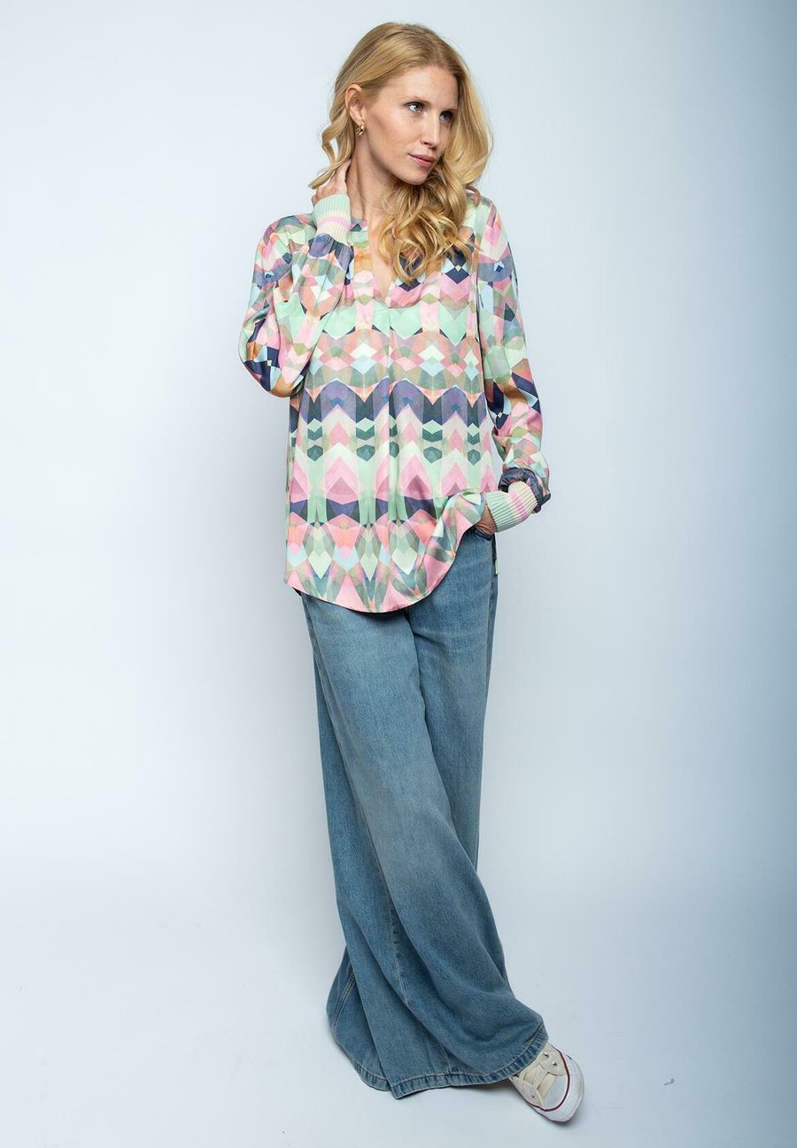 Блуза Emily van den Bergh Blouse, Multi/Pink
Блуза Emily van den Bergh Blouse, Multi/Pink