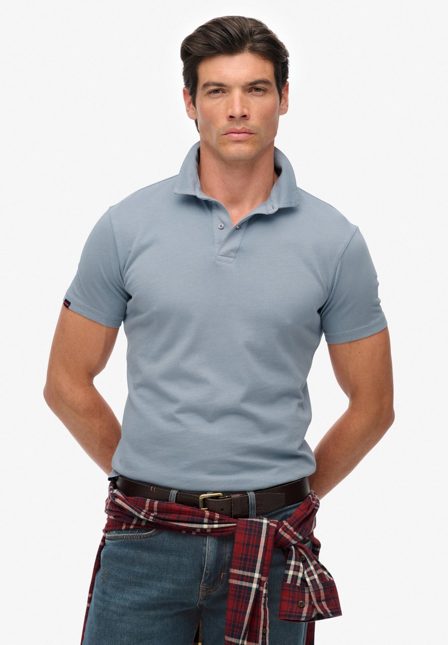 Поло Superdry & Co ESSENTIAL, Washed Denim/Blue, Серый, Поло Superdry & Co ESSENTIAL, Washed Denim/Blue
Поло Superdry & Co ESSENTIAL, Washed Denim/Blue, Серый, Поло Superdry & Co ESSENTIAL, Washed Denim/Blue