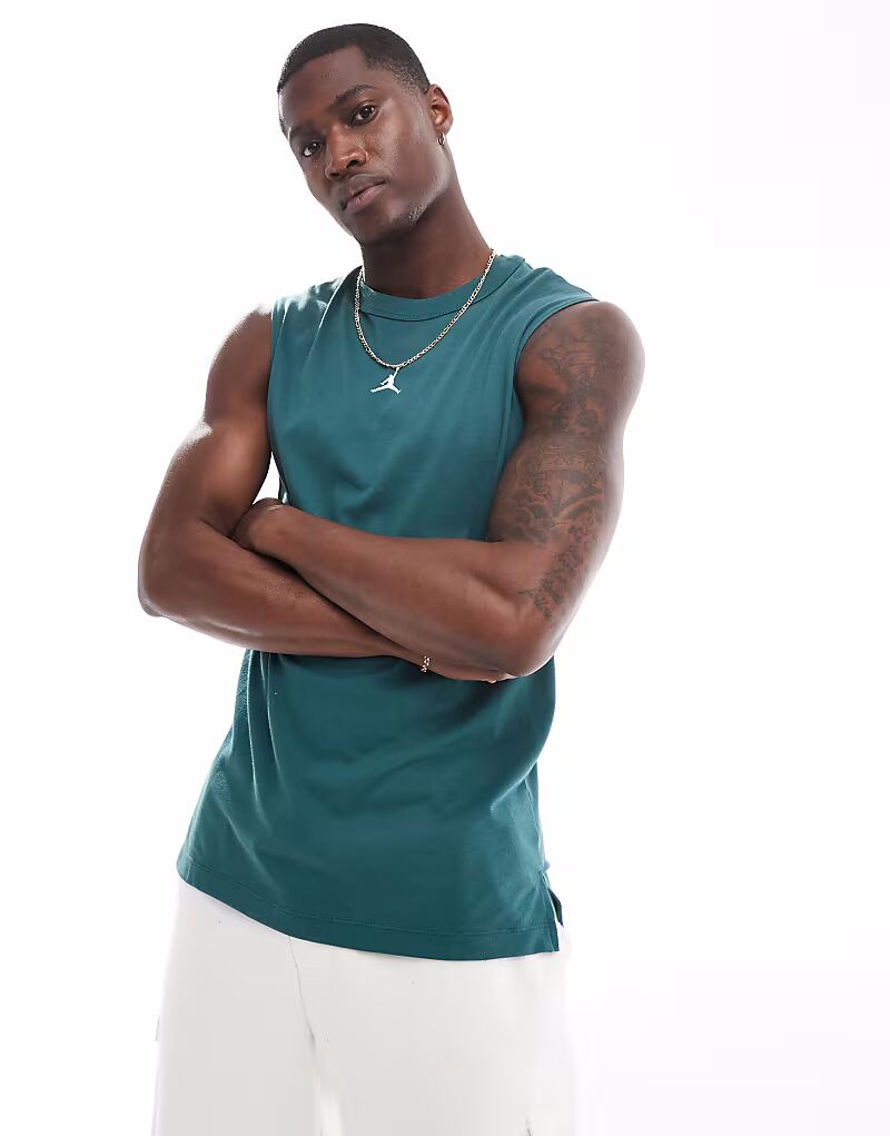 Майка Jordan Sport Dri-Fit темно-зеленого цвета
Майка Jordan Sport Dri-Fit темно-зеленого цвета