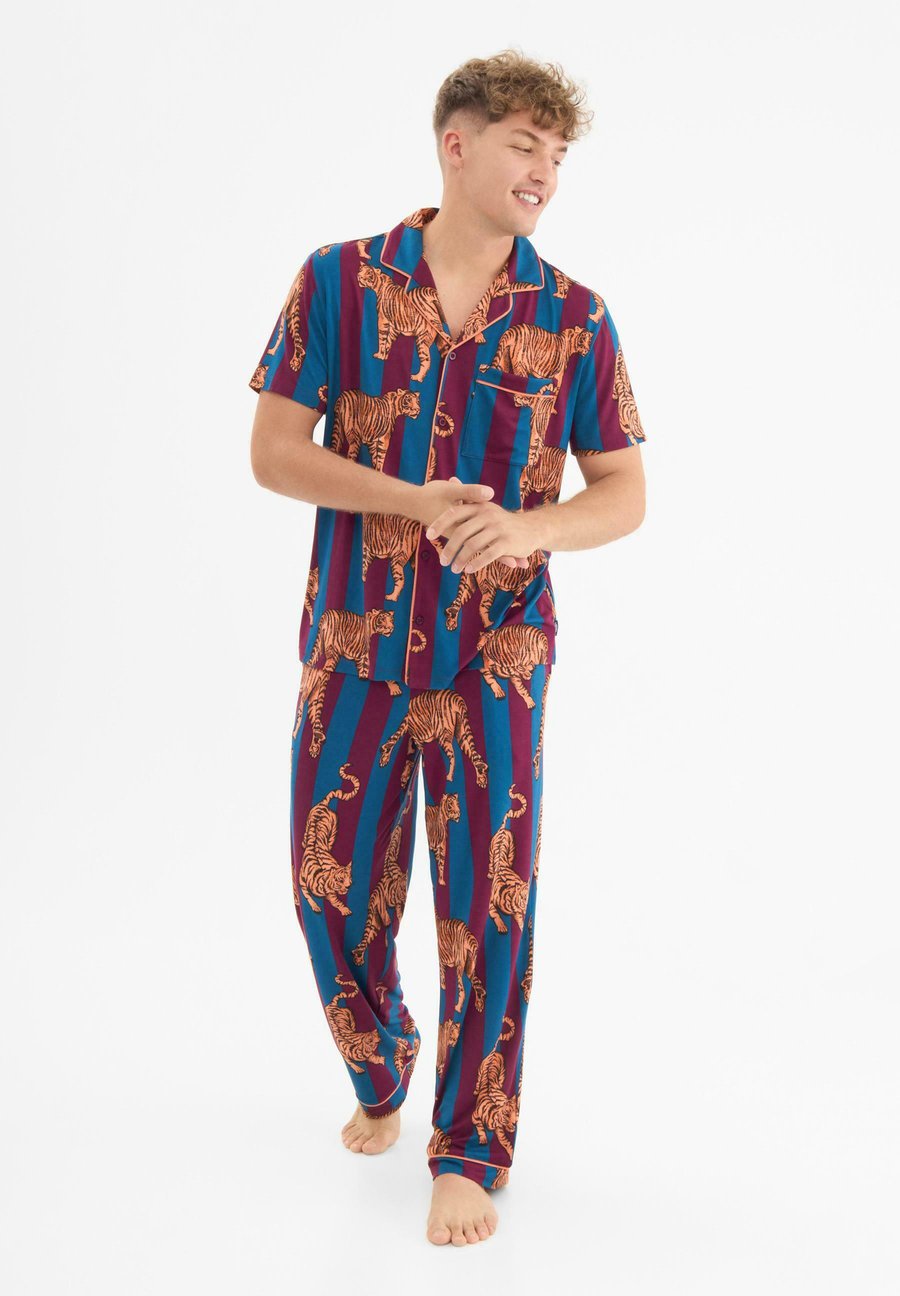 Пижамный комплект Chelsea Peers SET, Bordeaux
Пижамный комплект Chelsea Peers SET, Bordeaux