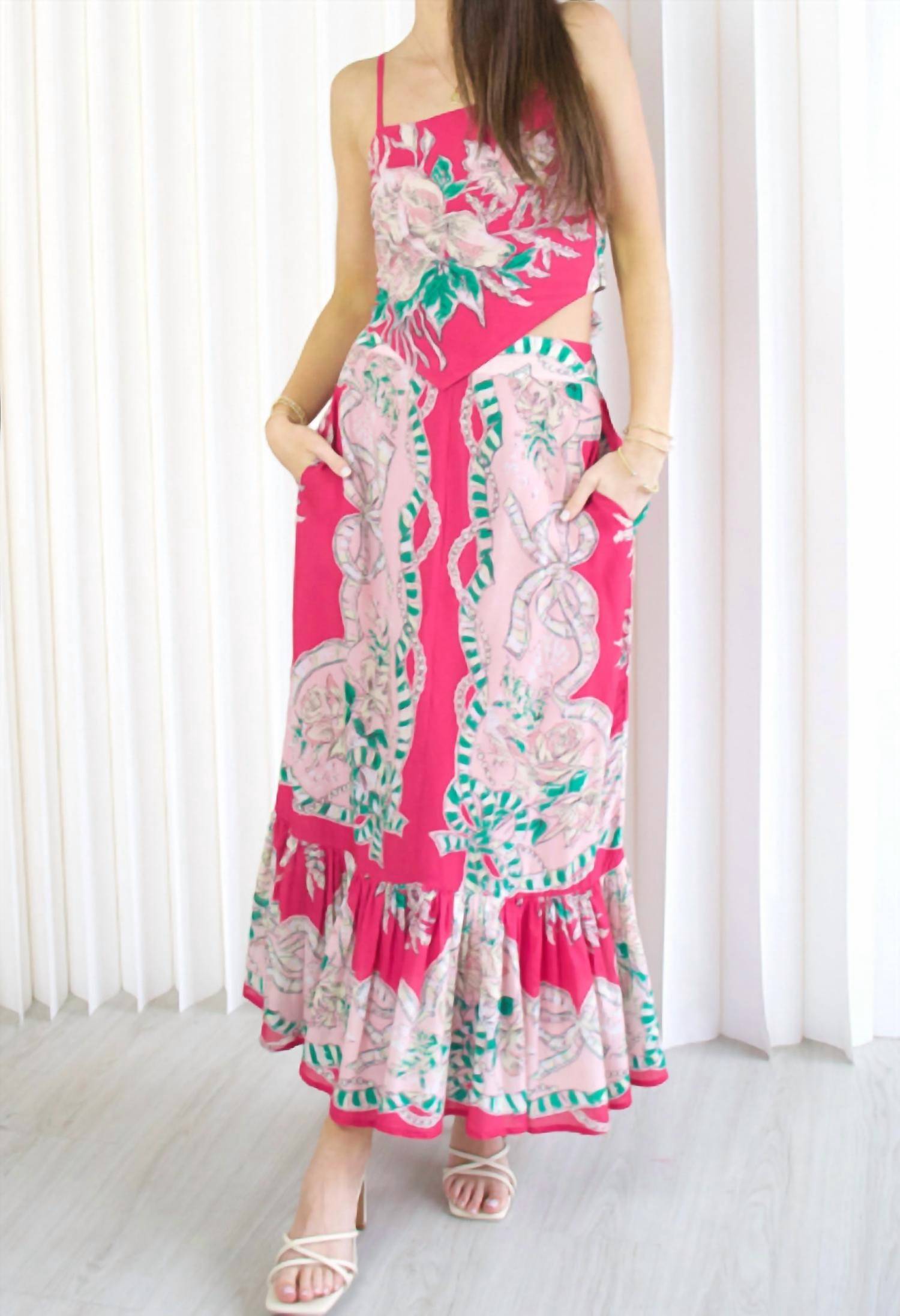 Филиппа Макси юбка в мульти LOVE THE LABEL
Филиппа Макси юбка в мульти LOVE THE LABEL