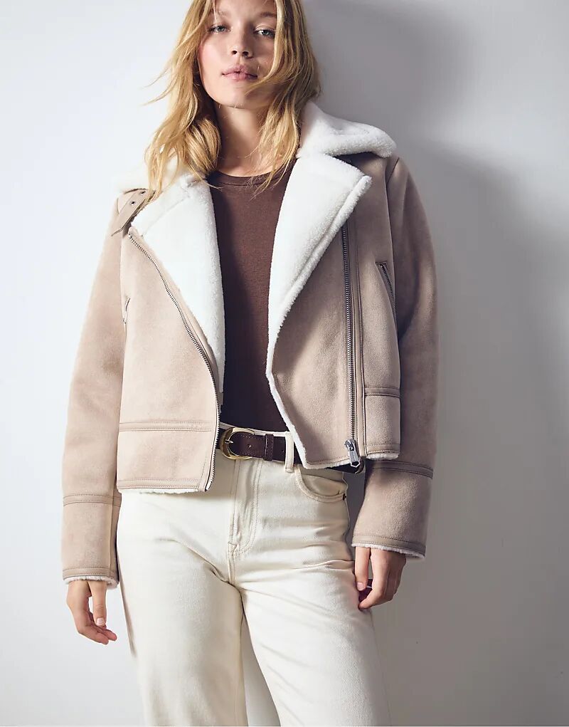 Куртка-косуха Stradivarius из искусственной замши цвета экрю
Куртка-косуха Stradivarius из искусственной замши цвета экрю