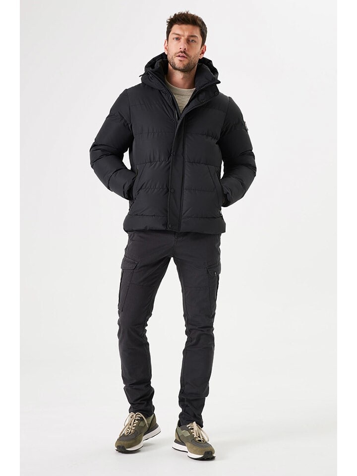 Стеганая куртка Garcia Steppjacke, черный
Стеганая куртка Garcia Steppjacke, черный