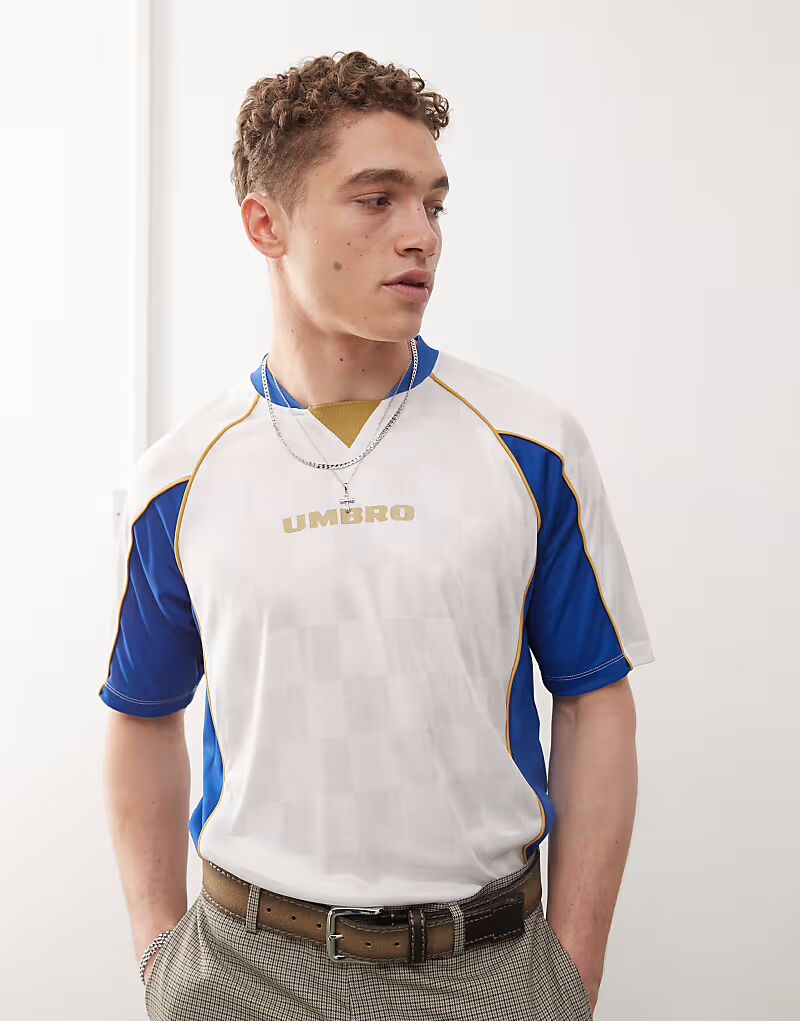Футболка Umbro из джерси с вставками белого и синего цветов
Футболка Umbro из джерси с вставками белого и синего цветов