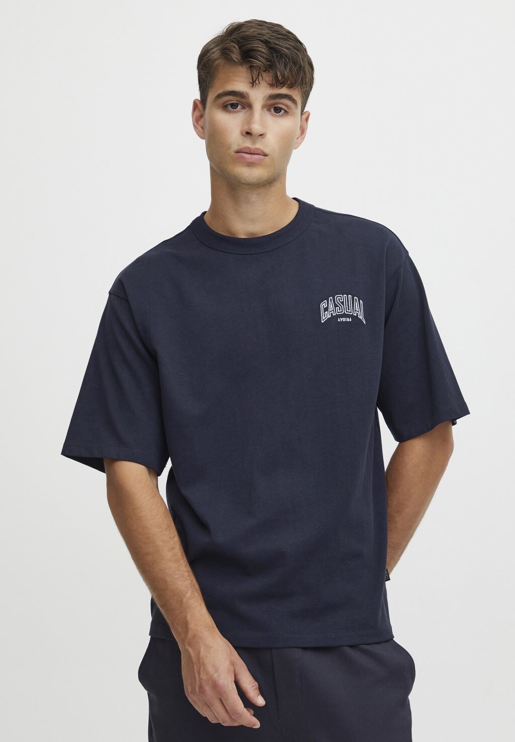 Футболка базовая CFTUE Casual Friday, цвет dark navy
Футболка базовая CFTUE Casual Friday, цвет dark navy