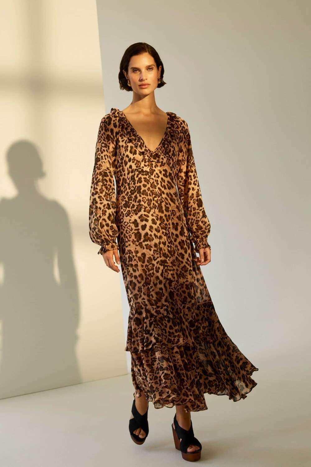 Платье Rowena с леопардовым принтом и оборками Monsoon, коричневый
Платье Rowena с леопардовым принтом и оборками Monsoon, коричневый