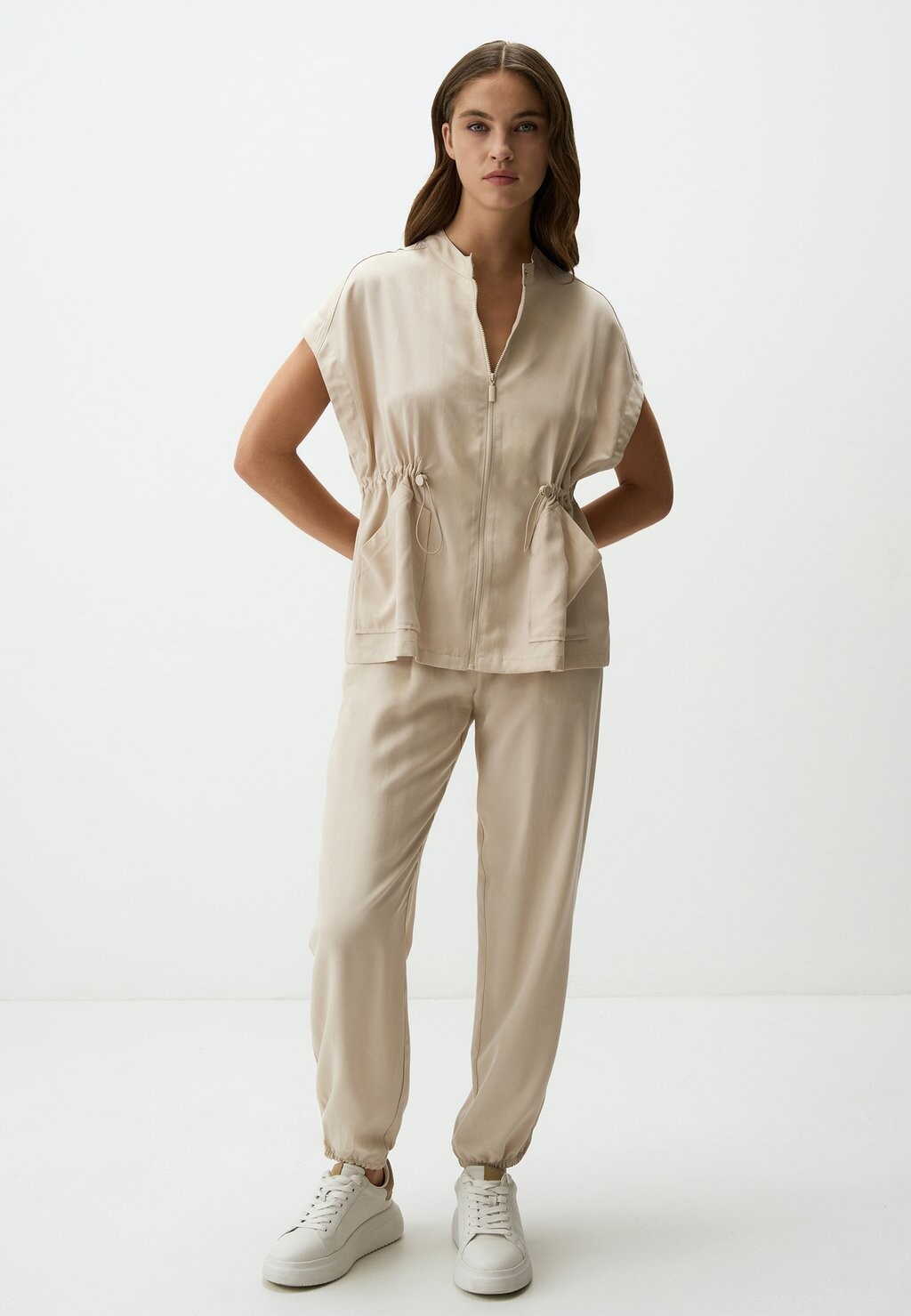 Летняя куртка LOOSE FIT OPEN COLLAR WAIST ELASTICIZED Jimmy Key, цвет Stone
Летняя куртка LOOSE FIT OPEN COLLAR WAIST ELASTICIZED Jimmy Key, цвет Stone