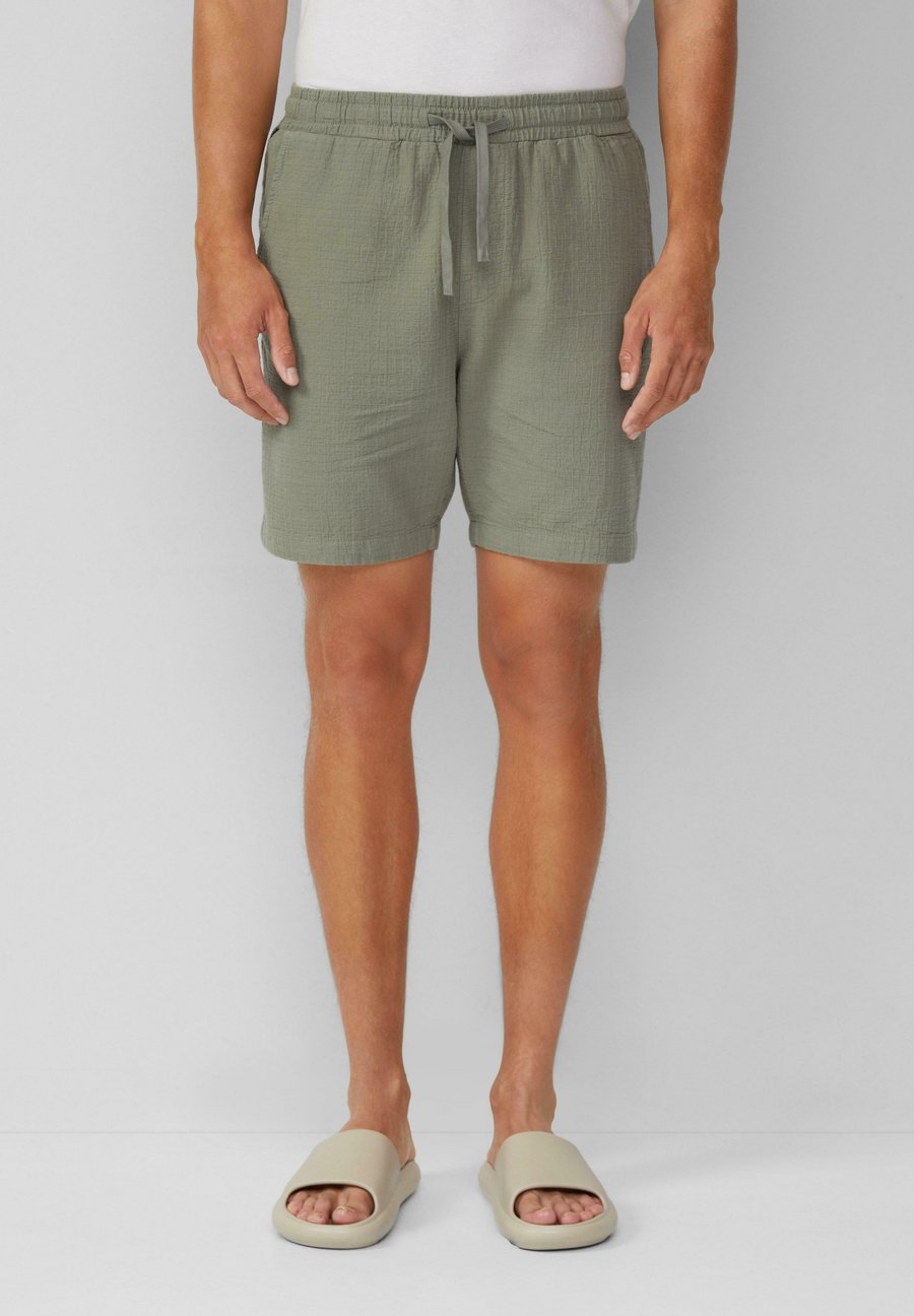 Шорты QS STRUKTURKREPP, Olivgrün/Green
Шорты QS STRUKTURKREPP, Olivgrün/Green