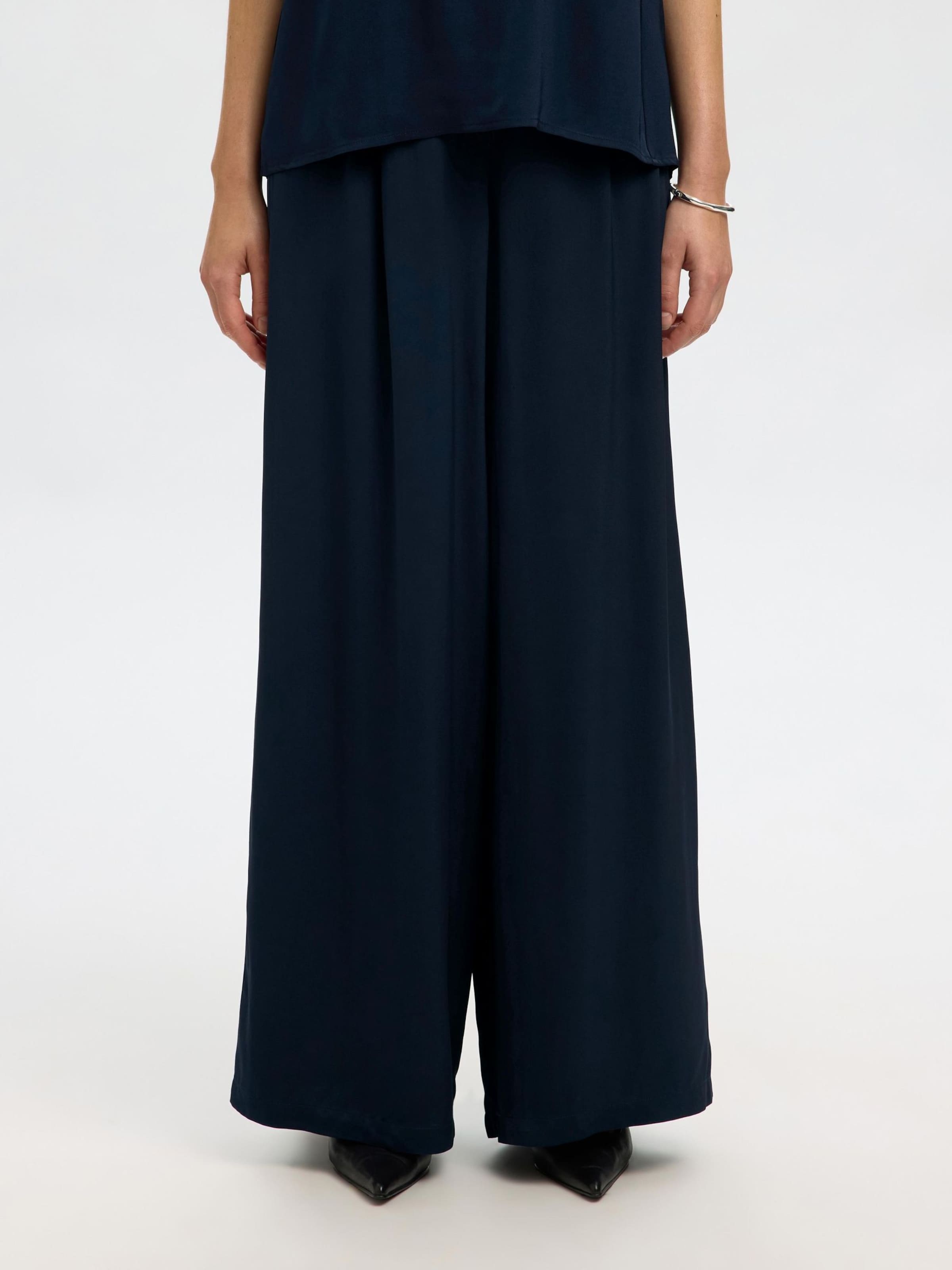 SELECTED Широкие брюки в цвете Marine Blue
SELECTED Широкие брюки в цвете Marine Blue