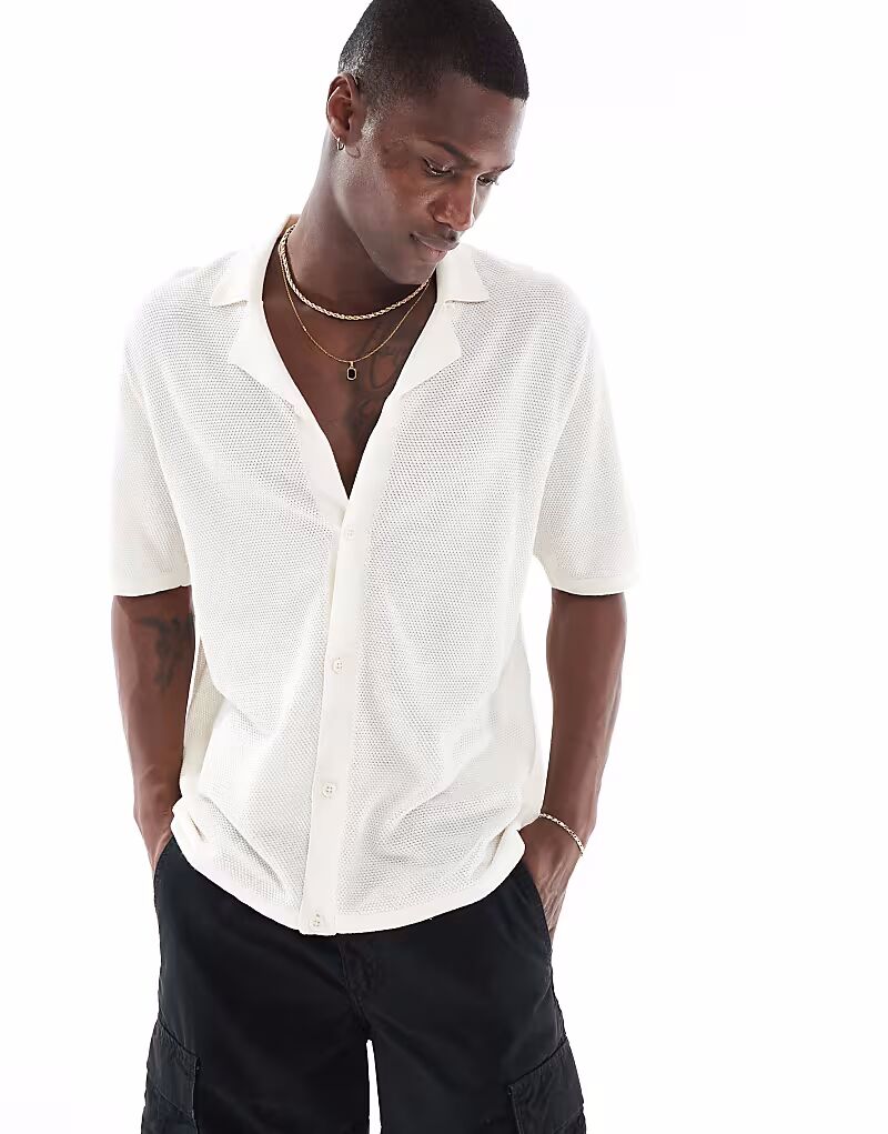 Jack & Jones крупная трикотажная рубашка-поло белого цвета с пуговицами
Jack & Jones крупная трикотажная рубашка-поло белого цвета с пуговицами