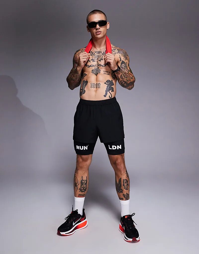 4505 RUN LDN Беговые шорты-тайтсы с карманом для телефона черного цвета
4505 RUN LDN Беговые шорты-тайтсы с карманом для телефона черного цвета