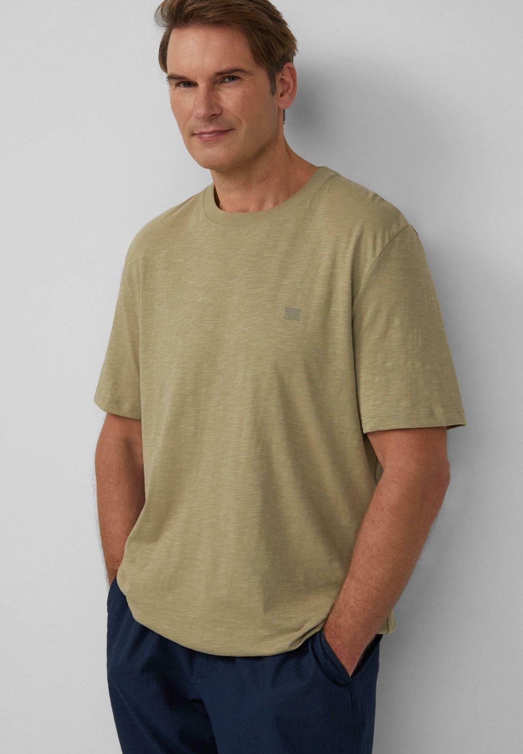 Базовая футболка s.Oliver, темно-зеленый
Базовая футболка s.Oliver, темно-зеленый