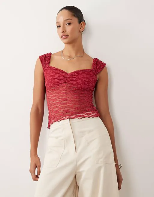 Малиново-розовый кружевной топ Miss Selfridge
Малиново-розовый кружевной топ Miss Selfridge